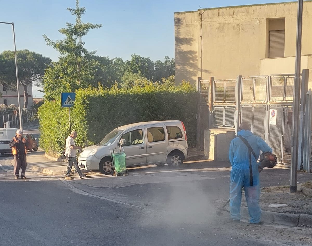 POZZUOLI/ Andreozzi denuncia e l’amministrazione interviene: effettuata pulizia a Monterusciello – LE FOTO