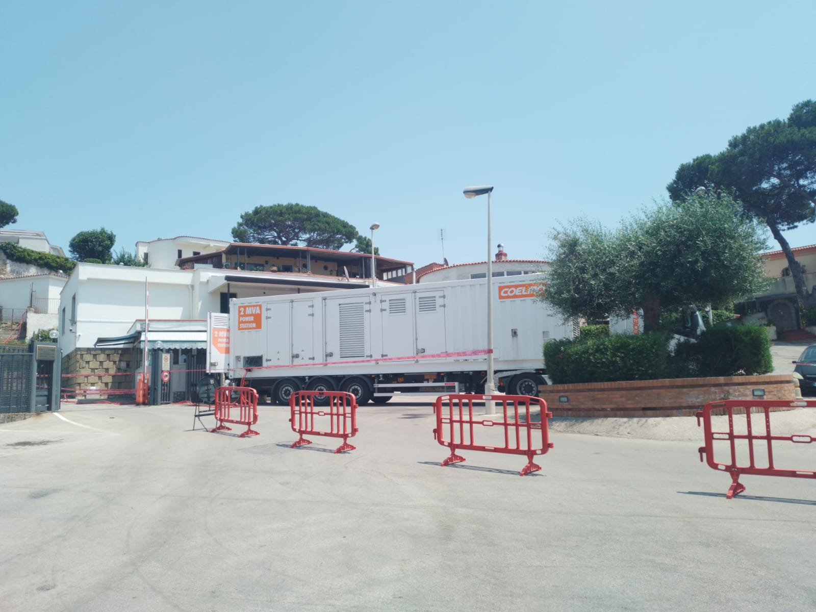 Caos energia elettrica a Pozzuoli: centinaia di famiglie resteranno senza corrente per 3 giorni. Installato generatore al Parco Azzurro