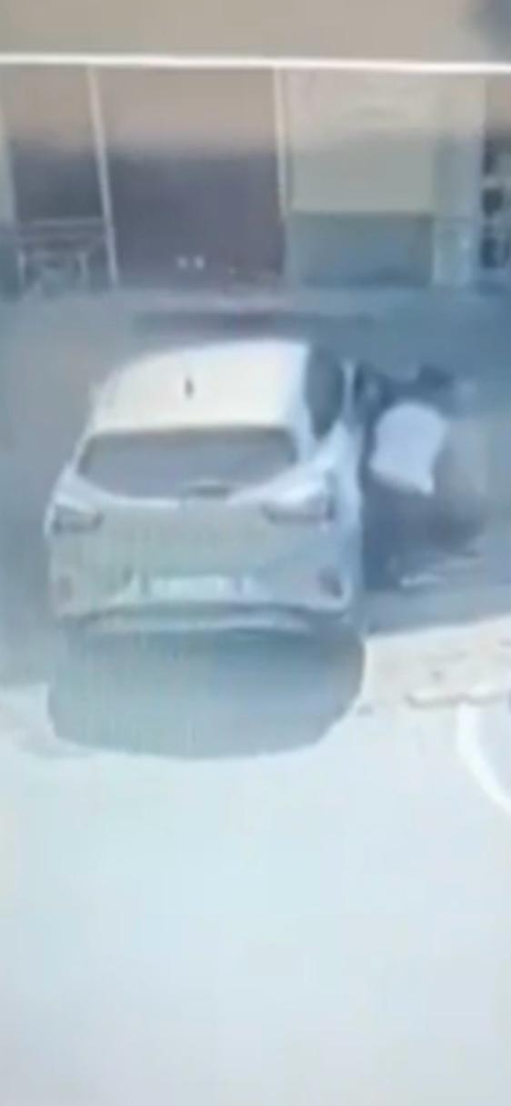 Tragedia sfiorata a Monte di Procida: 3 operai investiti da un’auto durante «lavori non segnalati»