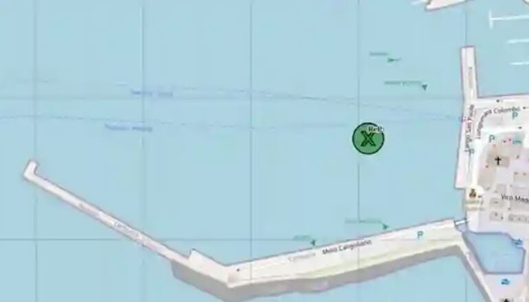 Bomba della Seconda Guerra Mondiale nel porto di Pozzuoli: al via le operazioni di rimozione