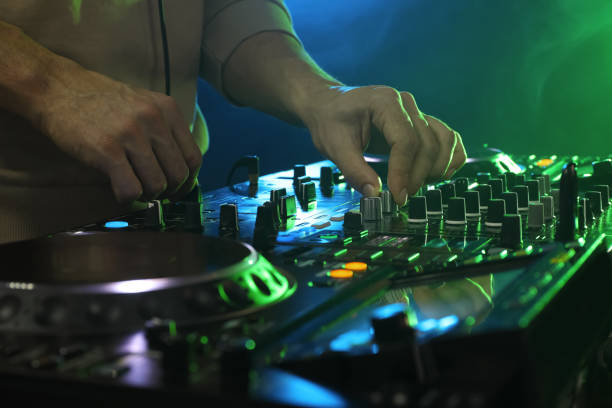 POZZUOLI/ Musica selvaggia e irregolarità: blitz interforze nei lidi di Licola, tre titolari denunciati