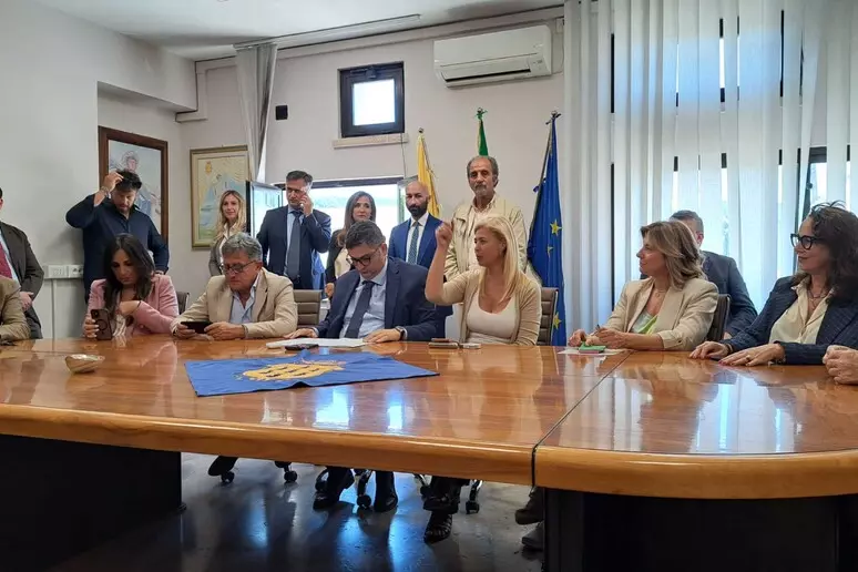 POZZUOLI/ Bradisismo, ritardi per l’HUB in via Artiaco. Protesta dei cittadini «Siamo stanchi e delusi»