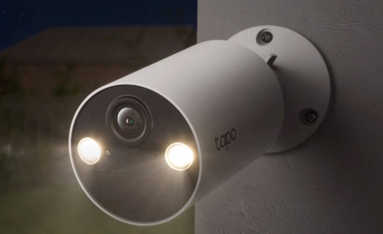 BACOLI/ Installa telecamera mentre si trova ai domiciliari: 60enne denunciato dalla Polizia