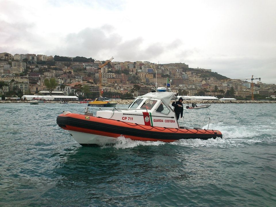 Uomo salvato dalla Capitaneria di Porto a Bacoli