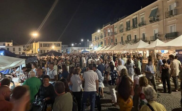 BACOLI/ Successo per il Mytilus Fest, la festa della cozza a Baia
