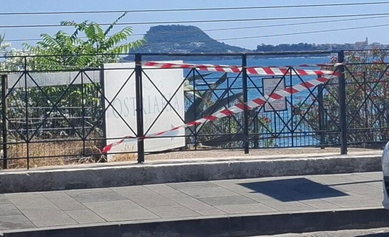 POZZUOLI/ Sfida ai vigili a Lucrino: varco riaperto nonostante i “sigilli”