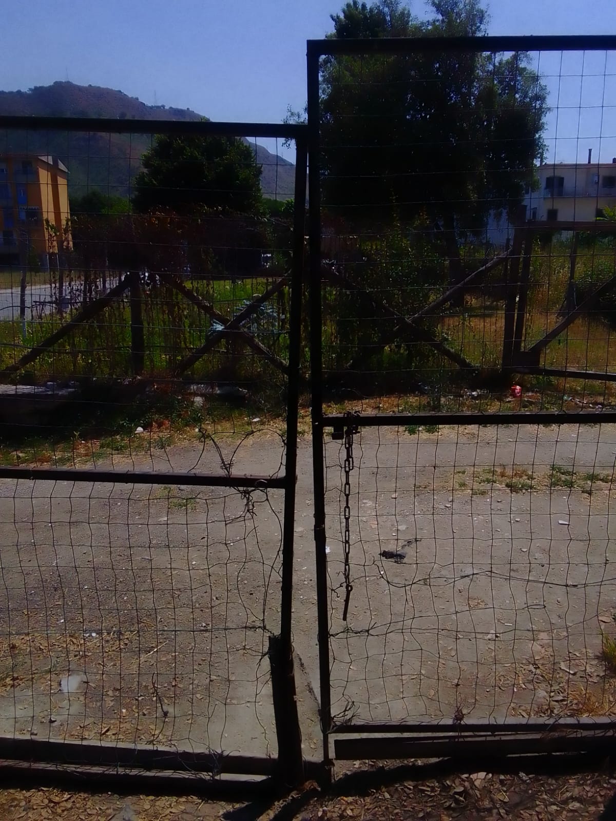 «Pericoli per i bambini al Rione Toiano di Pozzuoli»