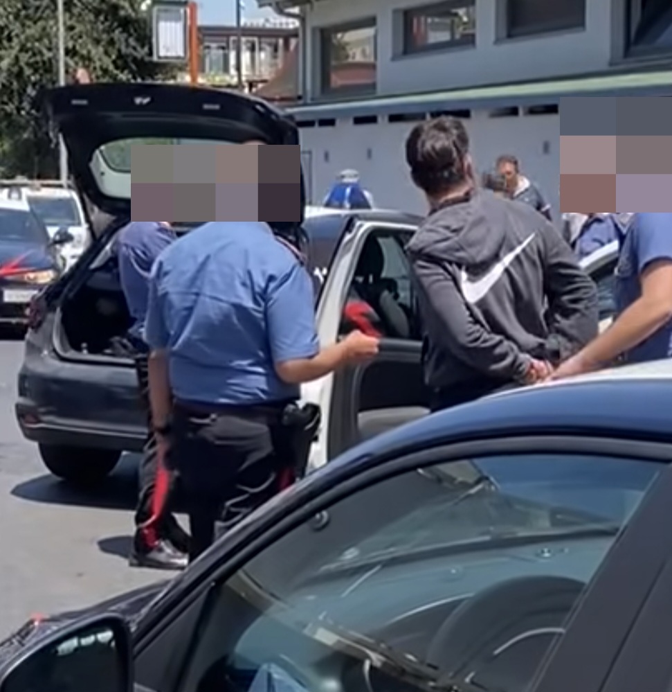 Furti di auto: due ladri arrestati dai carabinieri a Bacoli – LA FOTO
