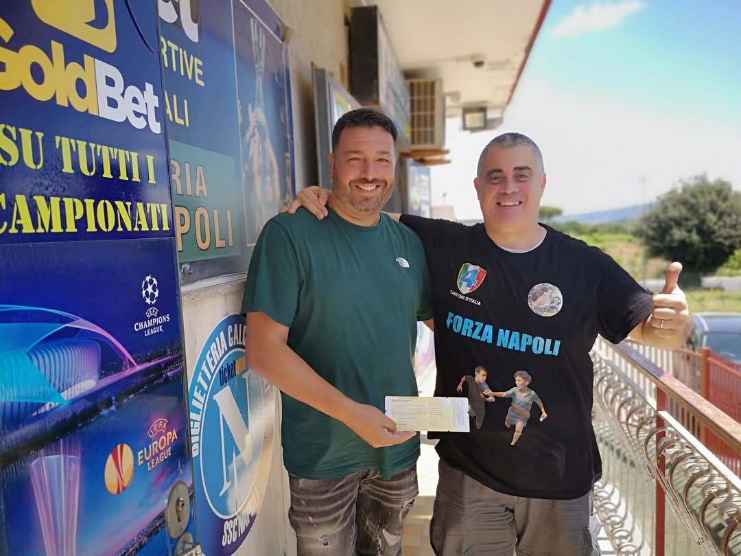 Venduto a Pozzuoli uno dei primi abbonamenti per la nuova stagione del Napoli