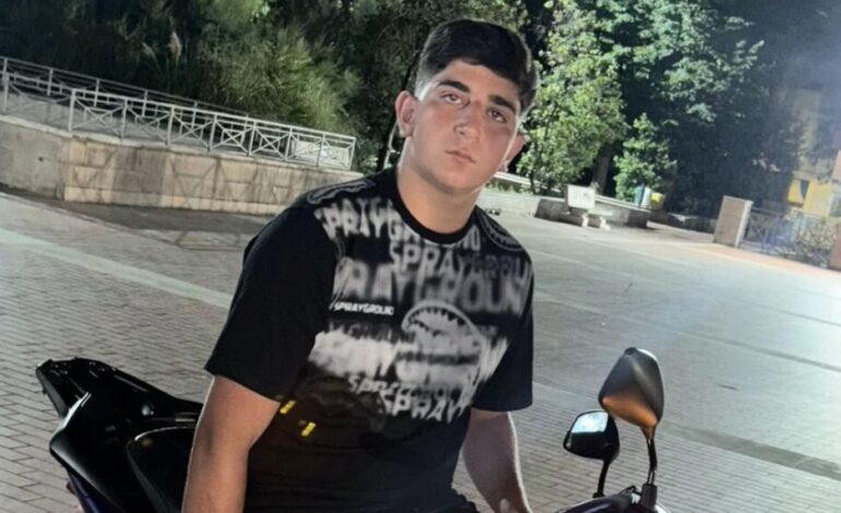 POZZUOLI/ In 3 sui motorini e senza casco al flash mob, la famiglia di Augusto prende le distanze «Non rappresentano i nostri valori»
