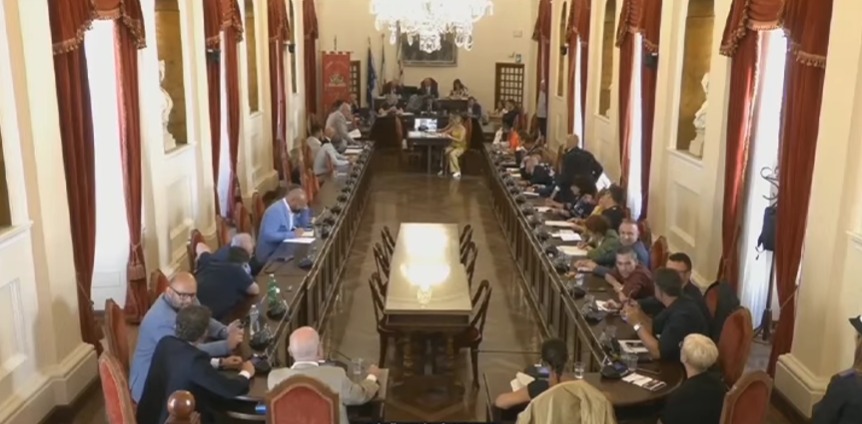 Bradisismo, al consiglio comunale di Sassari si discute ordine del giorno per accogliere puteolani e flegrei