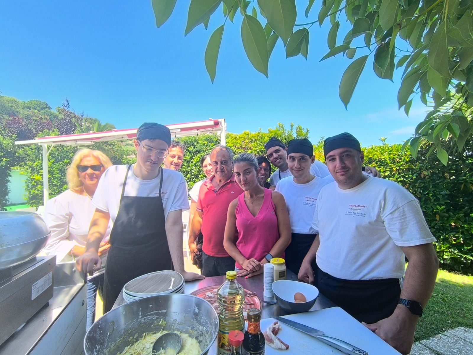 Cultura e inclusione a tavola: i ragazzi di Calda..Mente incontrano a Ischia la cucina giapponese con lo chef Tetsuo Nagano