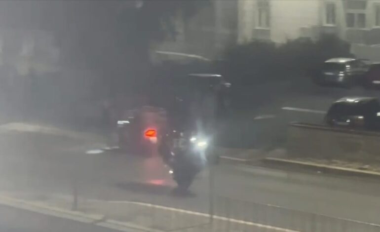 POZZUOLI/ A tutta velocità su una ruota: le scorribande notturne in moto ad Arco Felice – IL VIDEO