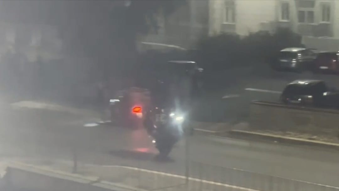 POZZUOLI/ A tutta velocità su una ruota: le scorribande notturne in moto ad Arco Felice – IL VIDEO