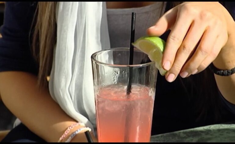 POZZUOLI/ Alcol ai ragazzini: denunciata barista nel centro storico