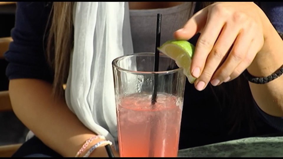 POZZUOLI/ Alcol ai ragazzini: denunciata barista nel centro storico