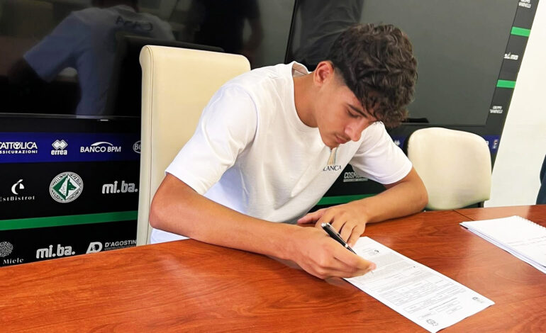 Il puteolano Giulio Gaudino firma per l’US Avellino 1912