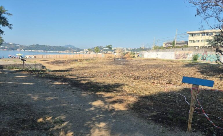POZZUOLI/ Rimossi i resti dell’incendio alle “Monachelle”