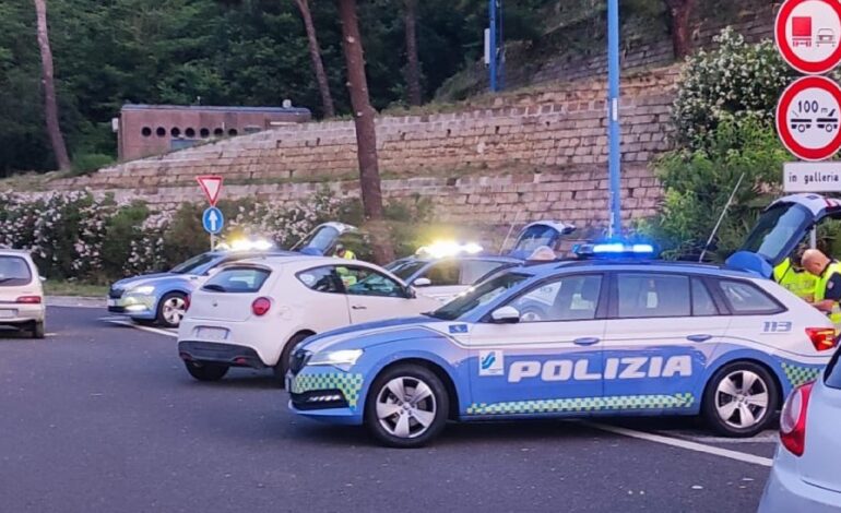 Controlli alla barriera di Agnano: tre automobilisti denunciati per uso di sostanze stupefacenti
