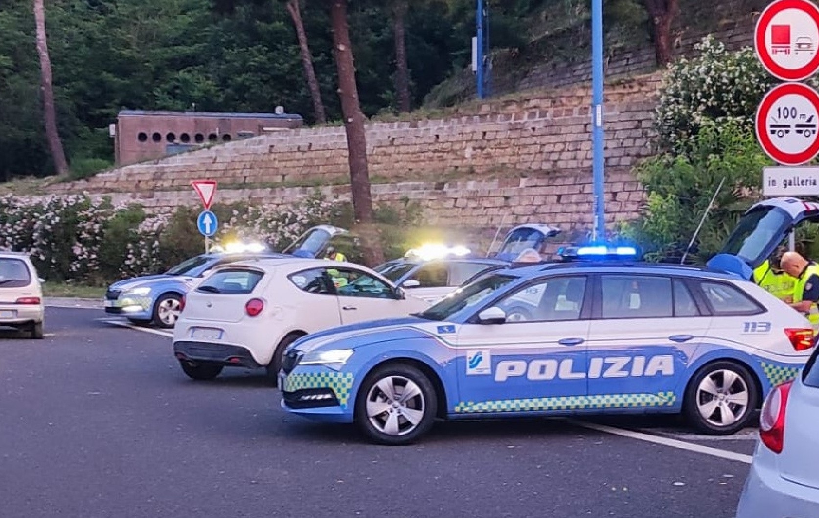 Controlli alla barriera di Agnano: tre automobilisti denunciati per uso di sostanze stupefacenti