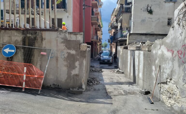 POZZUOLI/ Abbattuto il sottopasso di via Barletta