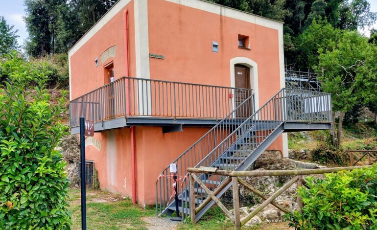 BACOLI/ Servizi igienici fuori uso a Villa Ferretti per «inciviltà»