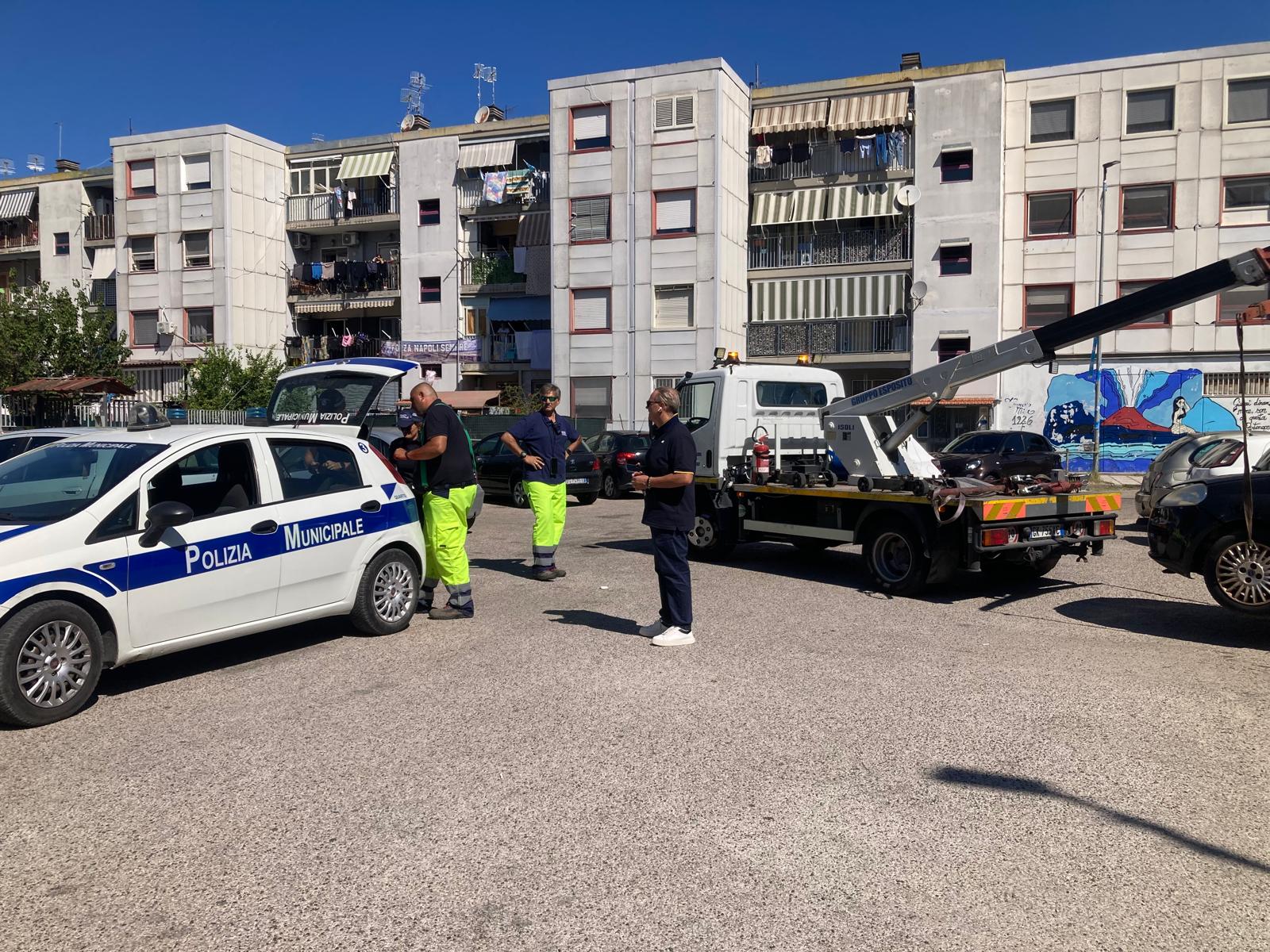 Auto abbandonate: giro di vite della Polizia Municipale a Quarto