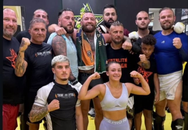 Conor McGregor sceglie Pozzuoli: cena a via Napoli e allenamenti a Monterusciello – LE FOTO