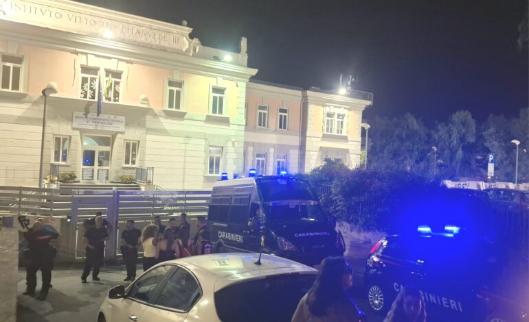 Presidi delle forze dell’ordine: a Pozzuoli spiagge libere off-limits nella notte di San Lorenzo – LE FOTO