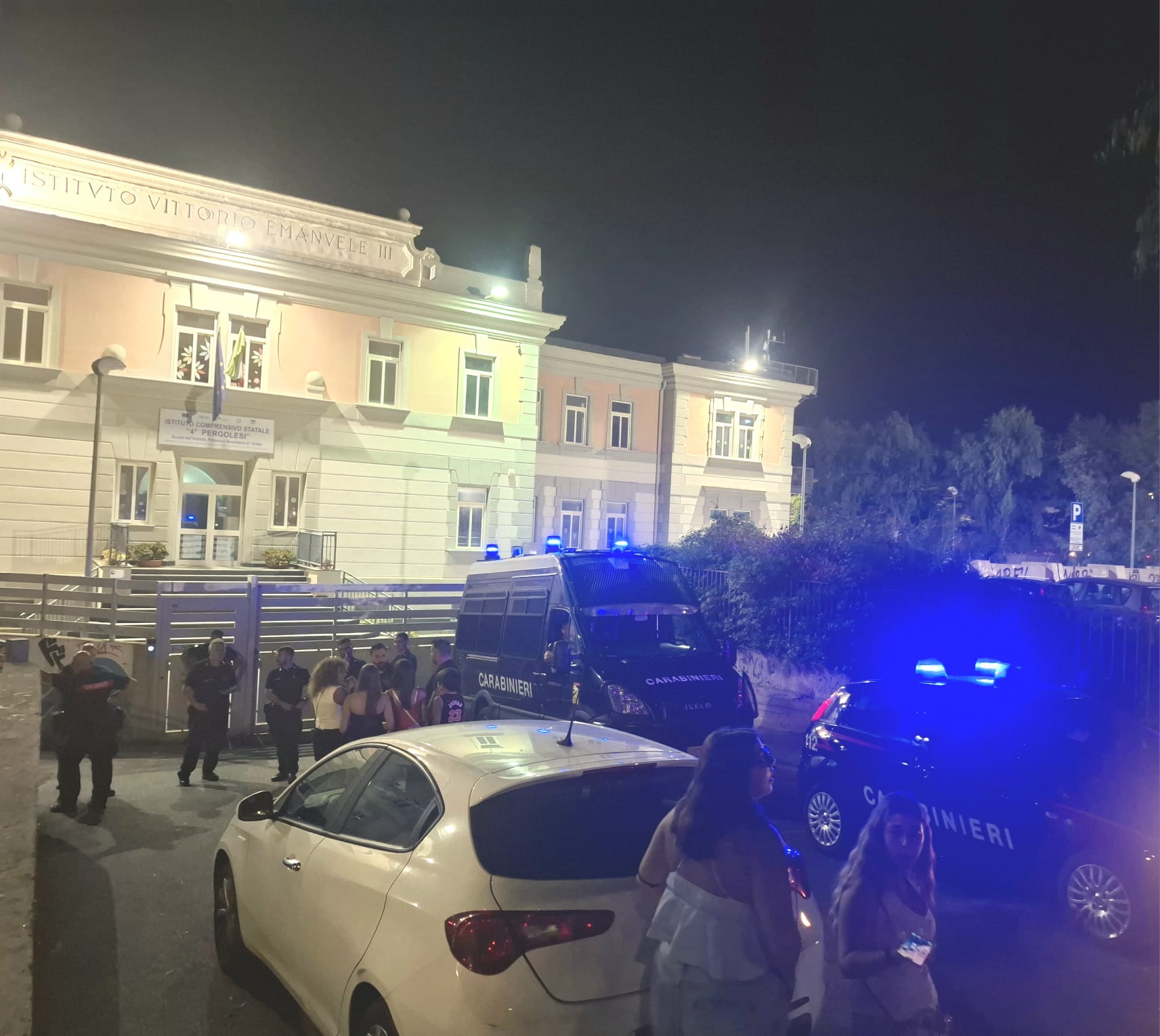 Presidi delle forze dell’ordine: a Pozzuoli spiagge libere off-limits nella notte di San Lorenzo – LE FOTO