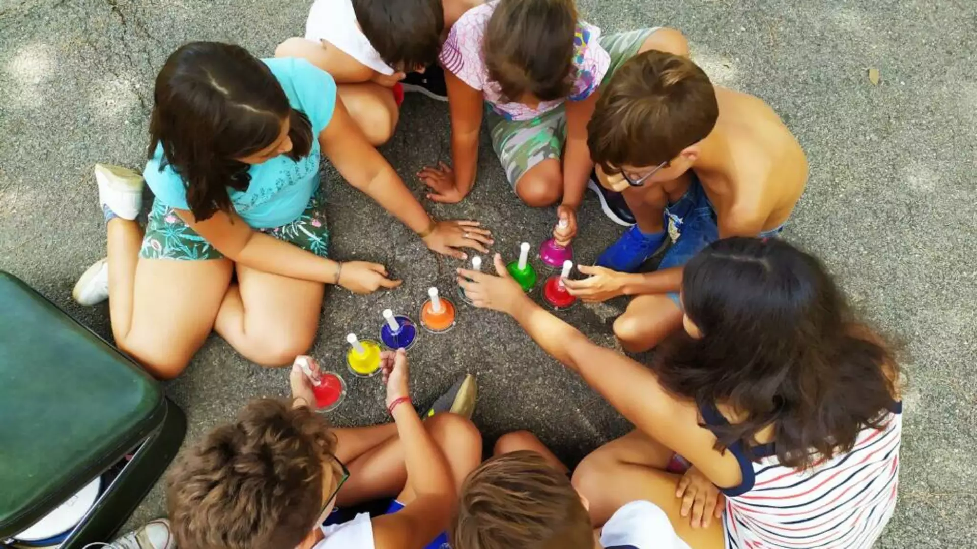 Campi estivi a Pozzuoli, affidamento diretto (senza bando) a una cooperativa di Ercolano
