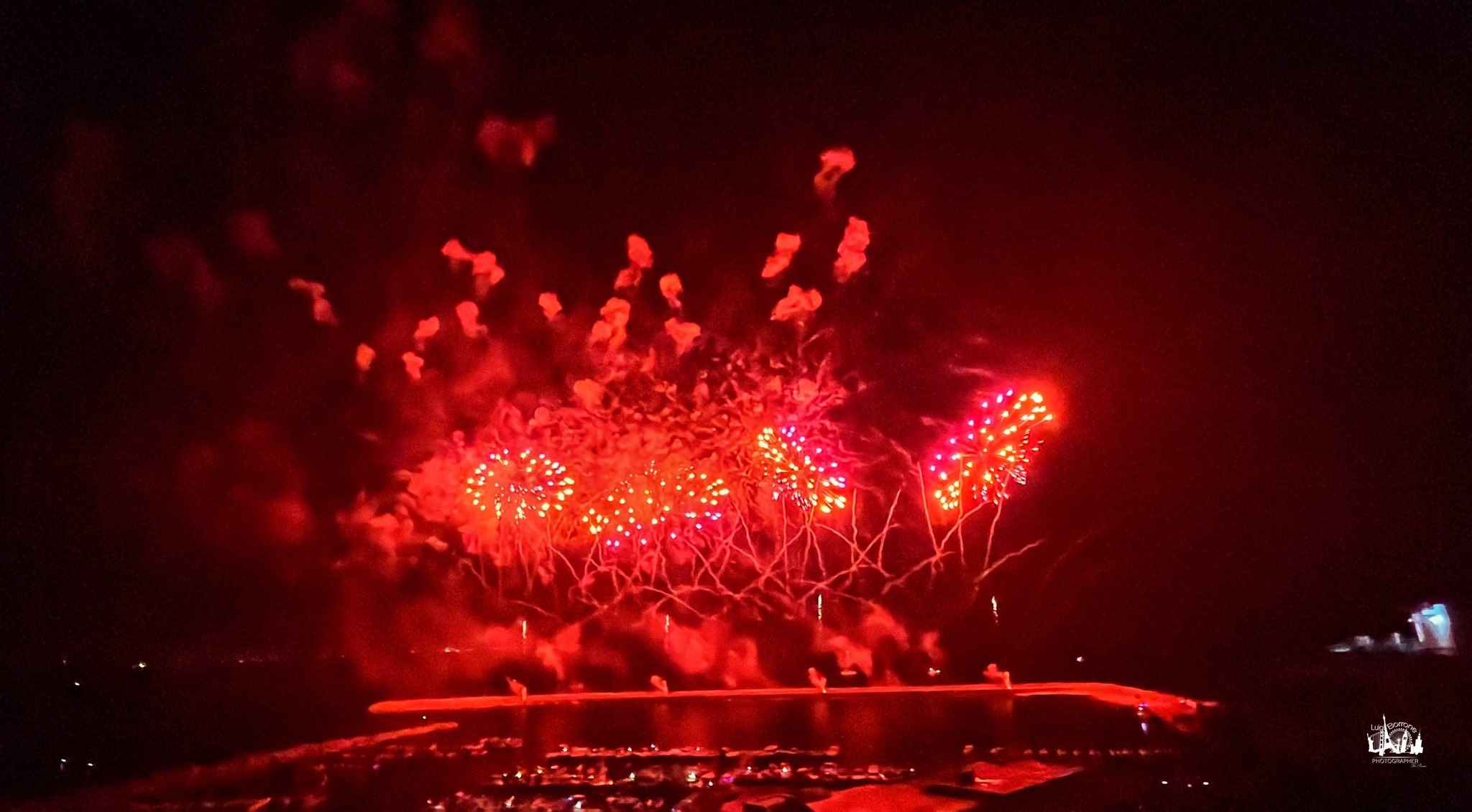 Il meraviglioso spettacolo di fuochi d’artificio a Monte di Procida – LE FOTO