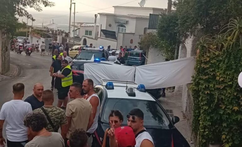 Sparatoria a Ischia: tre morti