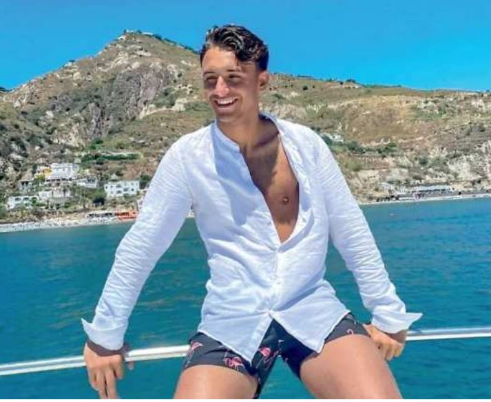 Giovanni morto in barca: a Bacoli lutto cittadino per i funerali