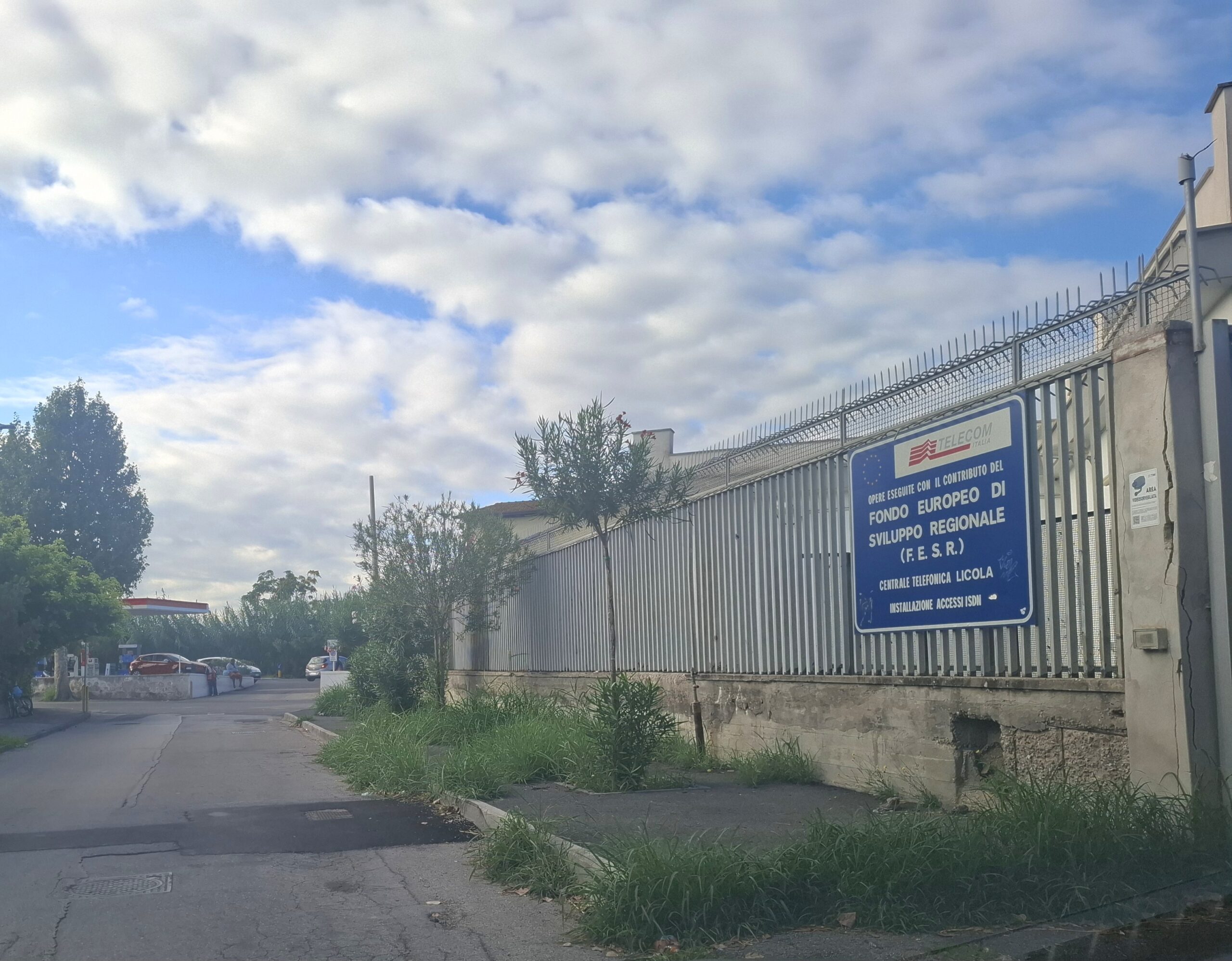 POZZUOLI/ A Licola i marciapiedi della vergogna “Dall’amministrazione Manzoni solo chiacchiere”