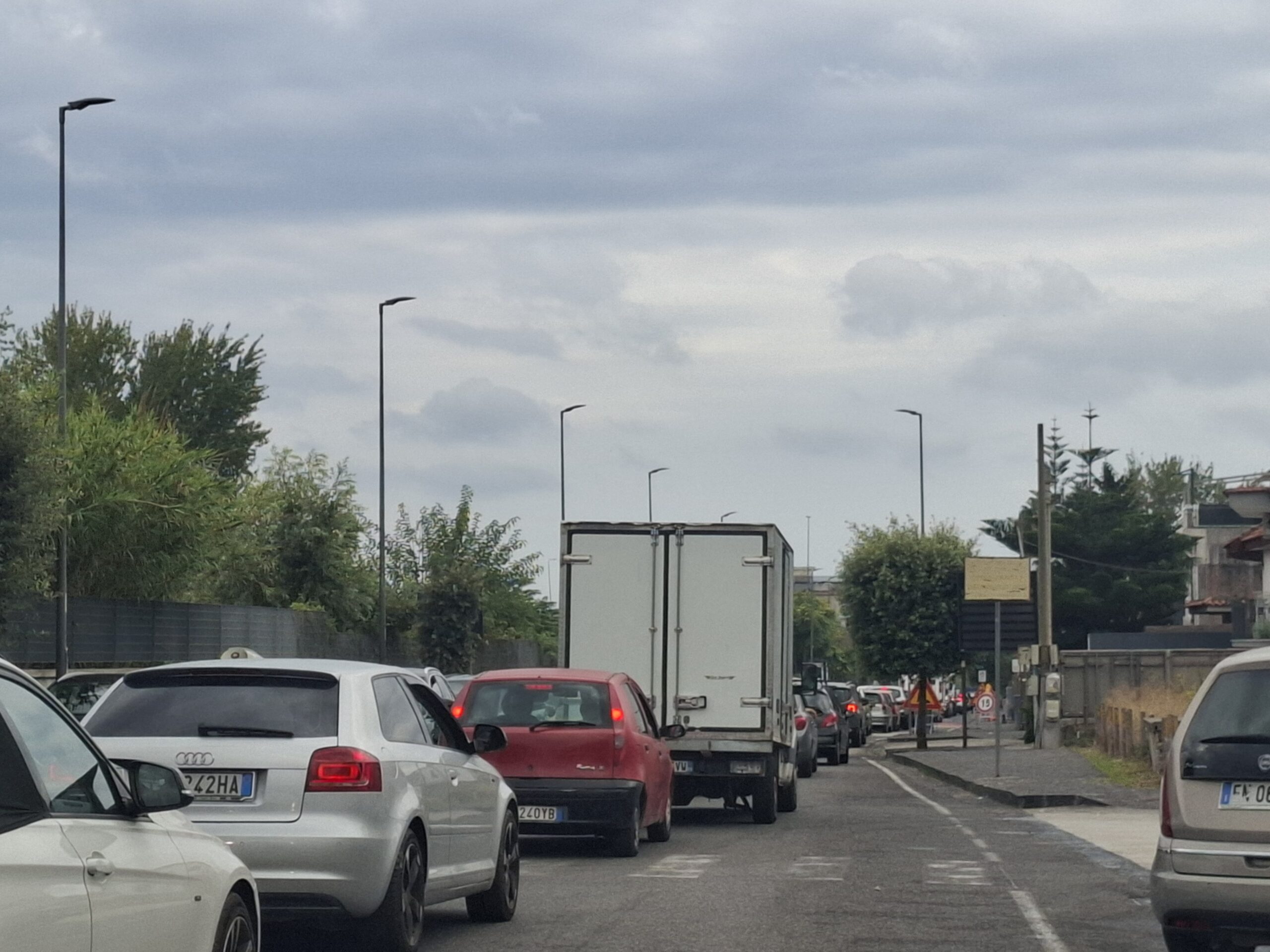 Pozzuoli nella morsa del traffico: strade paralizzate e automobilisti in trappola