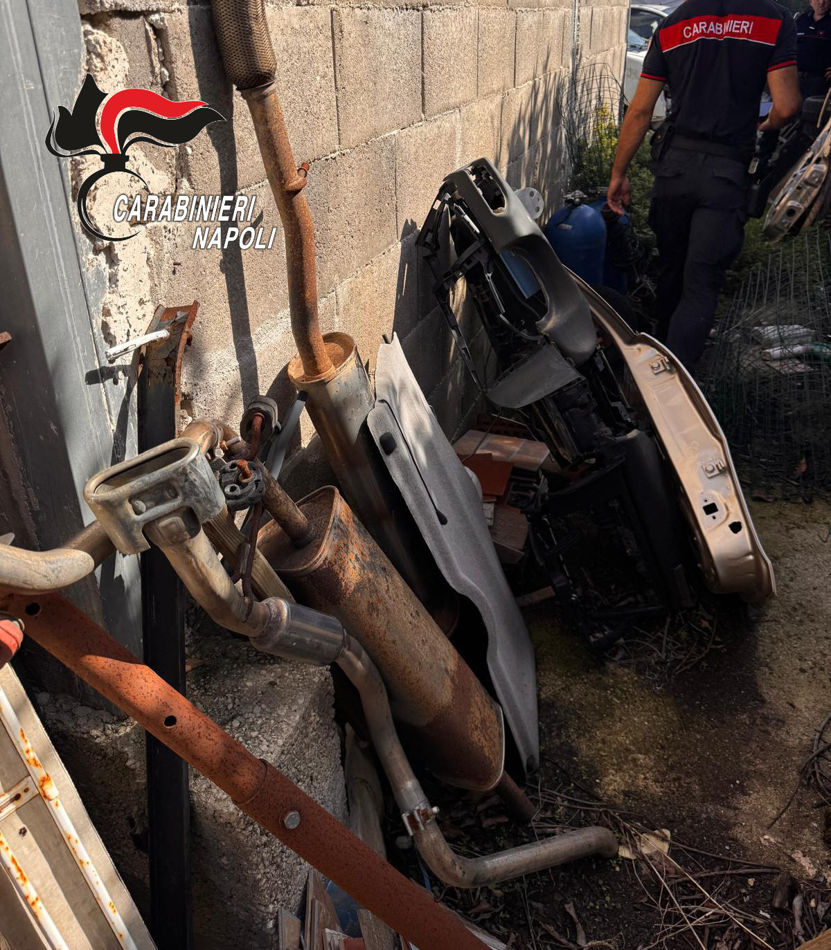 Officina meccanica abusiva a Varcaturo: blitz dei carabinieri, denunciato un 60enne