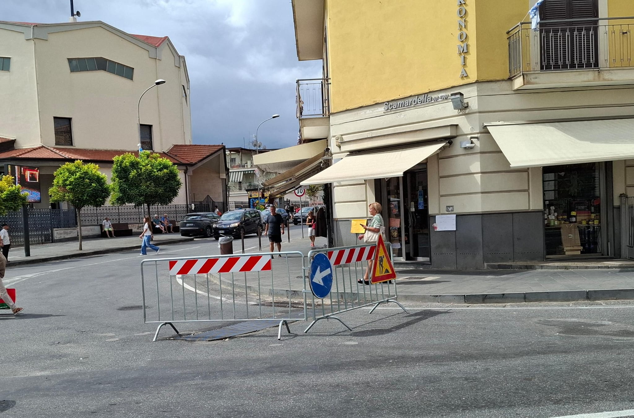 La grata dei record a Pozzuoli: ennesima chiusura e nuovo affidamento diretto in arrivo