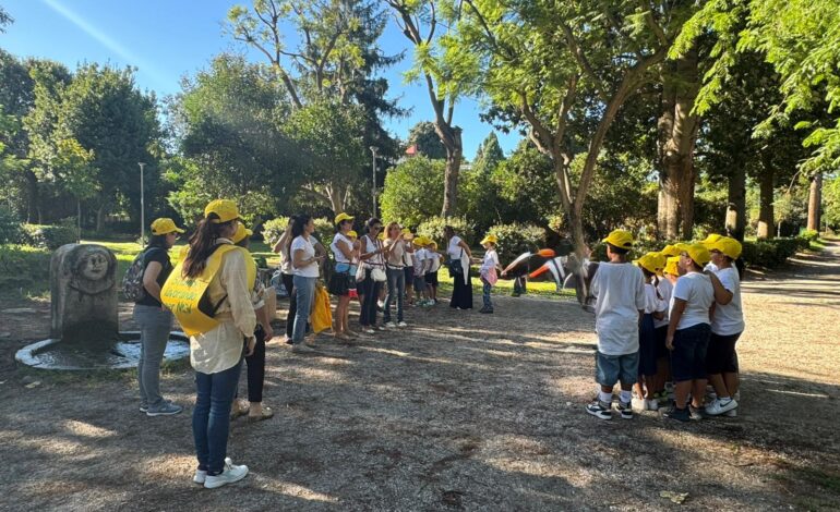 POZZUOLI/ Studenti ripuliscono le aree verdi della città