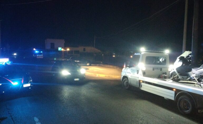 POZZUOLI/ Non si ferma all’alt dei carabinieri e si schianta contro un muretto: 47enne finisce in ospedale