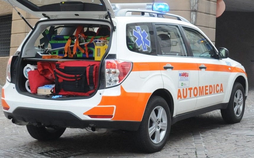 Automedica senza revisione e assicurazione: sequestrata dai carabinieri