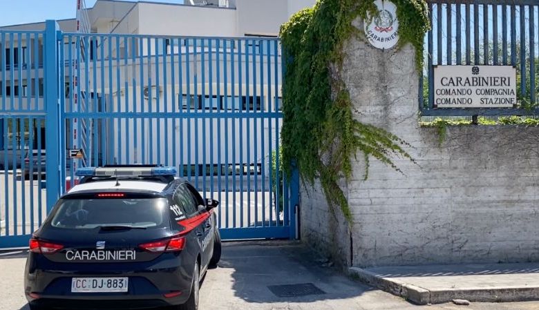 POZZUOLI/ Carabinieri eroi salvano uomo dal suicidio