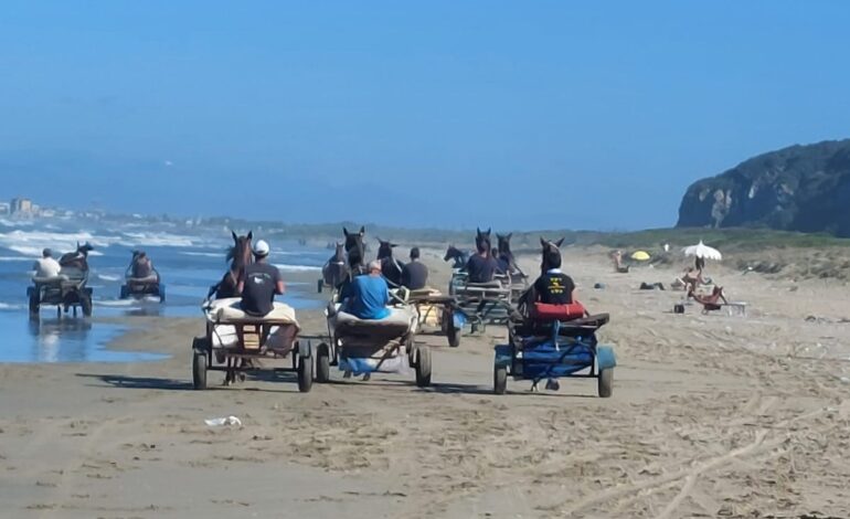 Scempio continuo sulla spiaggia tra Pozzuoli e Bacoli «Nessuno vede niente»