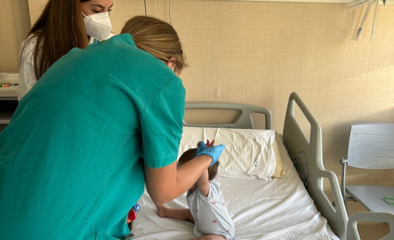 Accolto al Santobono altro piccolo paziente dalla Striscia di Gaza: è nato durante i bombardamenti