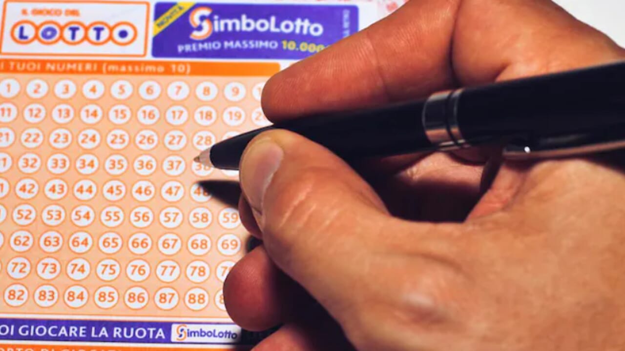 POZZUOLI/ Vinto un terno a lotto da 18mila euro in via Campana