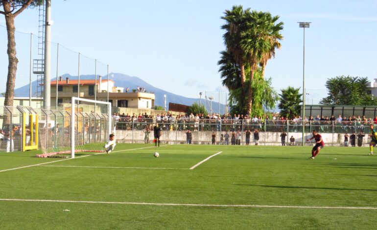 CALCIO/ Finale al cardiopalma per la Puteolana: va sotto al 92′ e pareggia al 98′. Incidenti sugli spalti