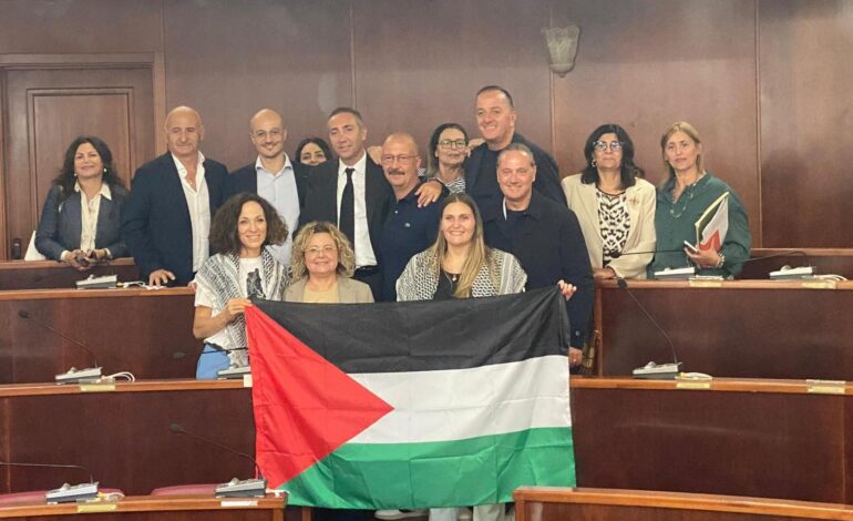 Il consiglio comunale di Quarto riconosce lo Stato di Palestina e offre cittadinanza onoraria a Francesca Albanese