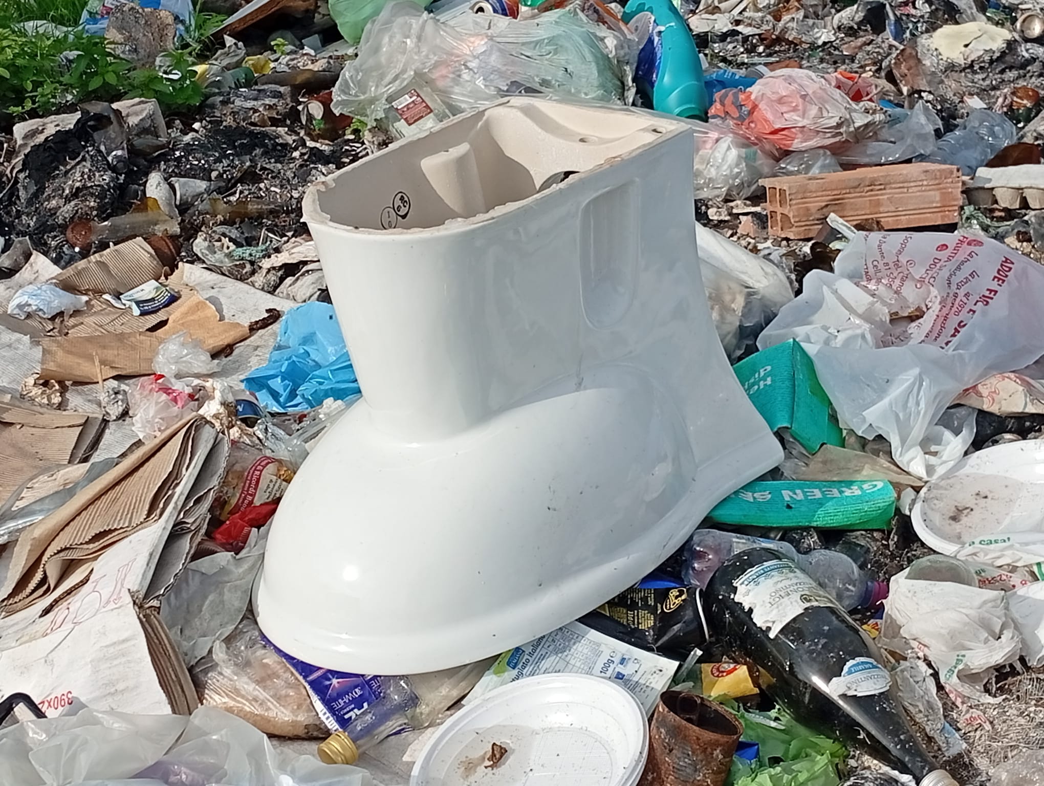 Terra dei Fuochi, un arresto e diverse denunce a Varcaturo e Castel Volturno