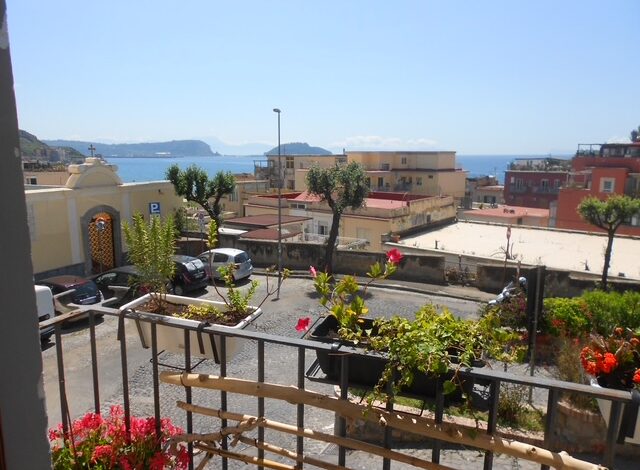 Cronaca Immobiliare: a Pozzuoli fittasi appartamento a pochi passi dal Rione Terra – LE FOTO