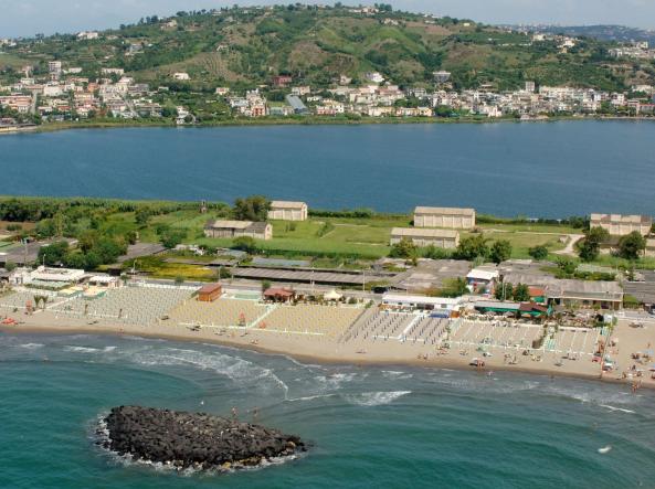 BACOLI/ Josi “toglie” 25mila metri quadrati di spiaggia ai militari